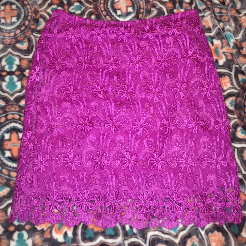 Lace skirt