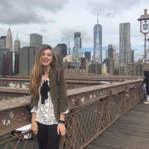 Meet your Posher, Ella
