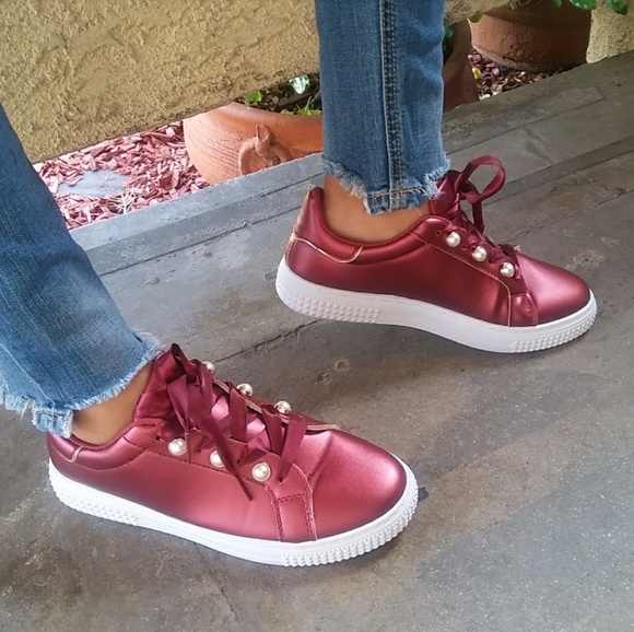 🆕//The kelsey// Burgundy lace up Sneaker - Picture 2 of 4