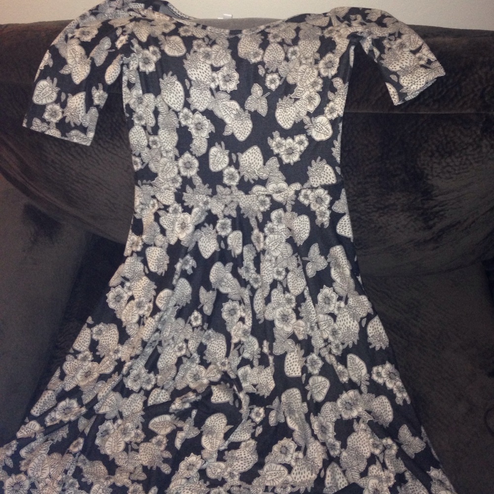 Black and white strawberry Nicole