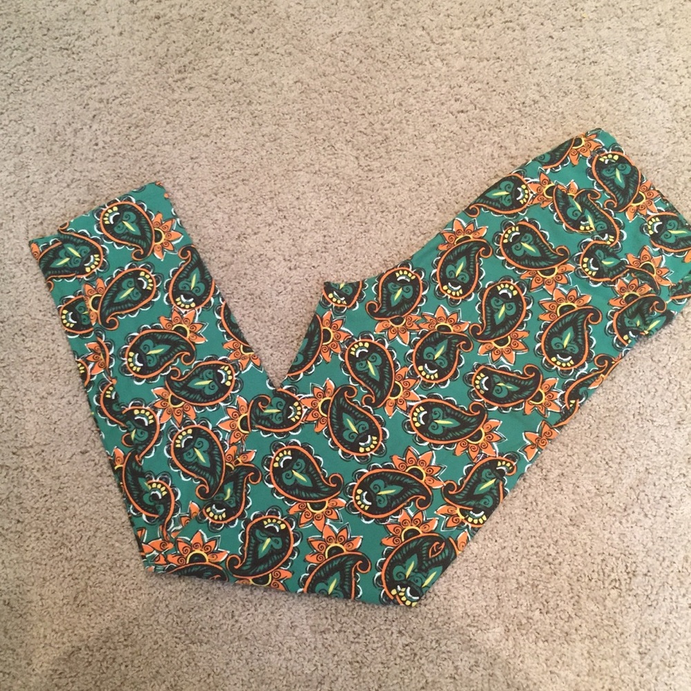 Paisley Leggings!!