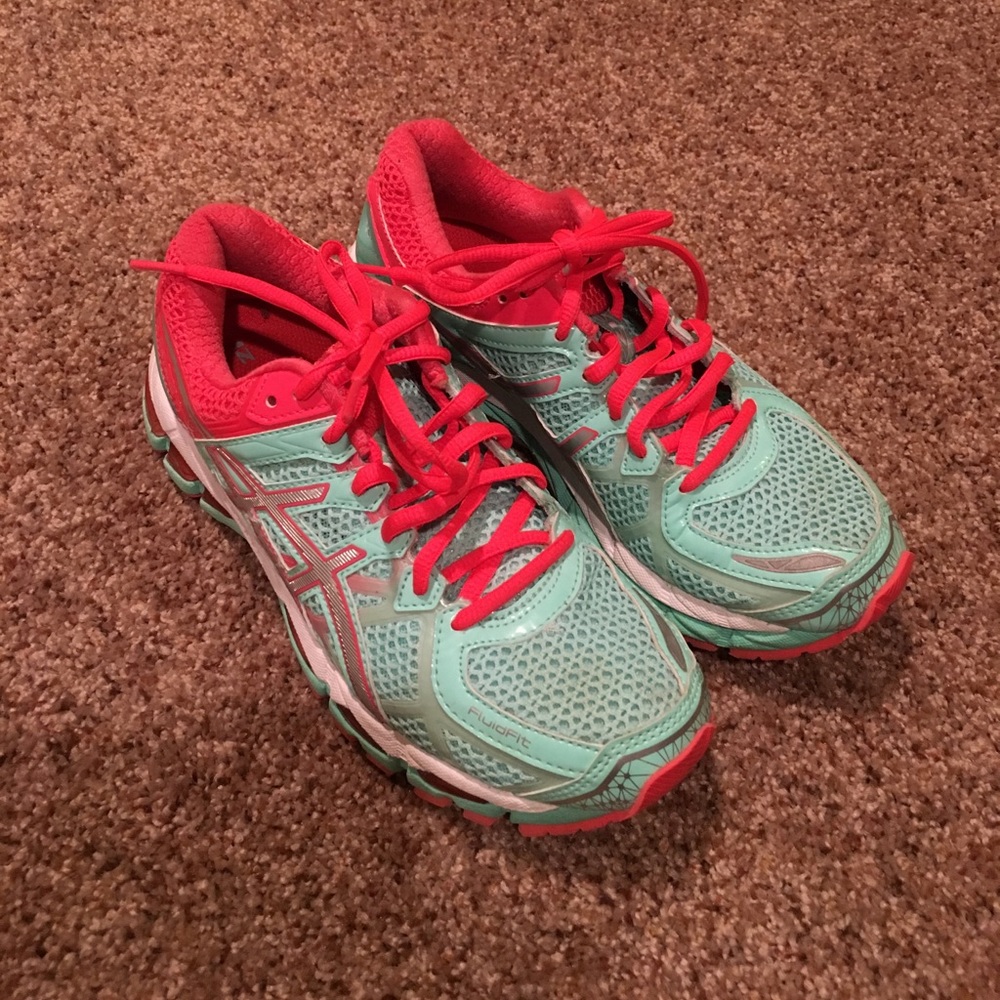 Neon Kayano 21 Asics. Minimal wear.