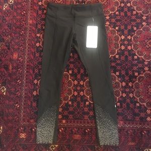 NWT Lululemon Tight Stuff Tight 6