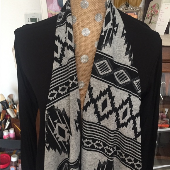 Native Print Cardigan - Picture 2 of 3