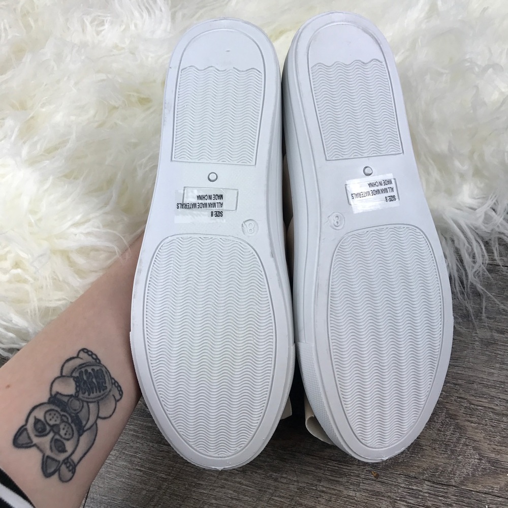 Qupid Blush Knotted Skimmer Sneaker - Picture 2 of 4
