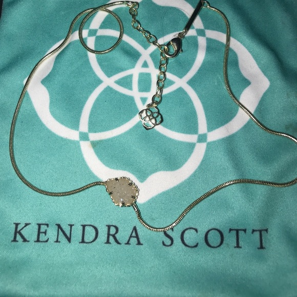 White Kendra Scott necklace - Picture 2 of 2