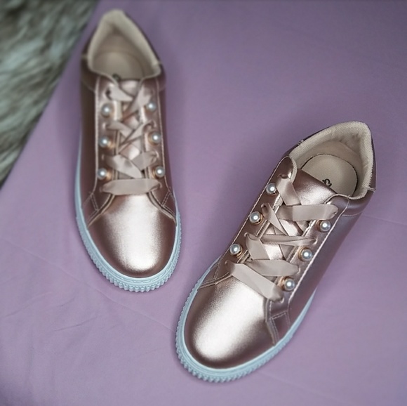 🆕//The Kelsey// Rose Gold lace up Sneaker - Picture 4 of 6