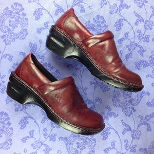 b.o.c. by BORN Burgundy / Red Clogs size 8.5