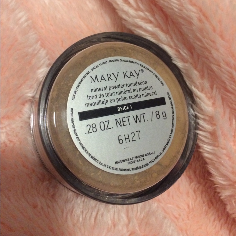 Mary Kay Mineral Foundation & Brush