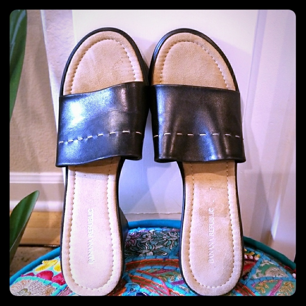 Classic Wedge Banana Republic