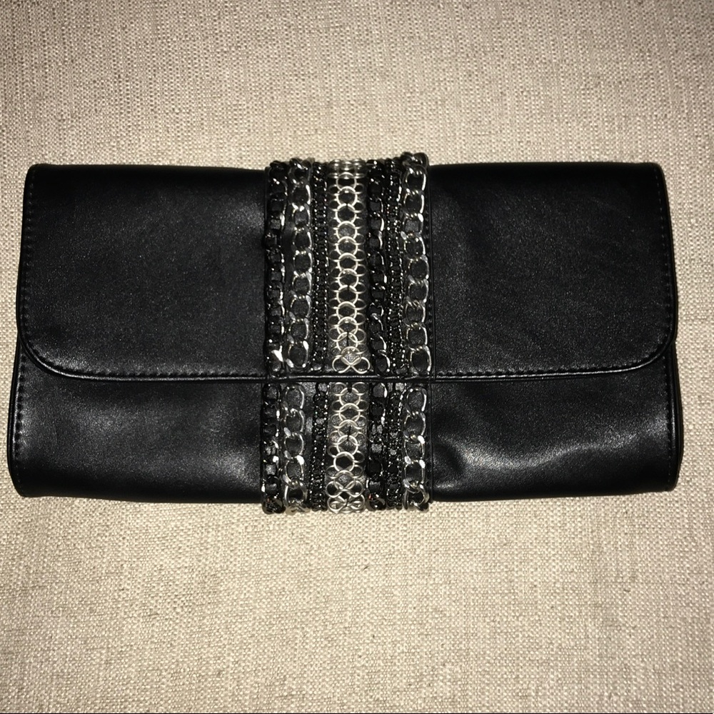 Nila Anthony Main Chain Clutch