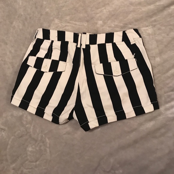 High rise shorts - Picture 2 of 2