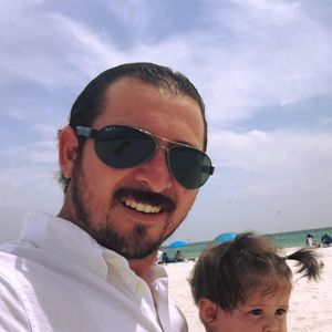 Meet your Posher, Rivera