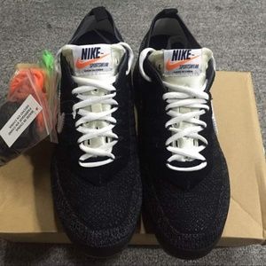 NIKE OFF WHITE SIZE 11