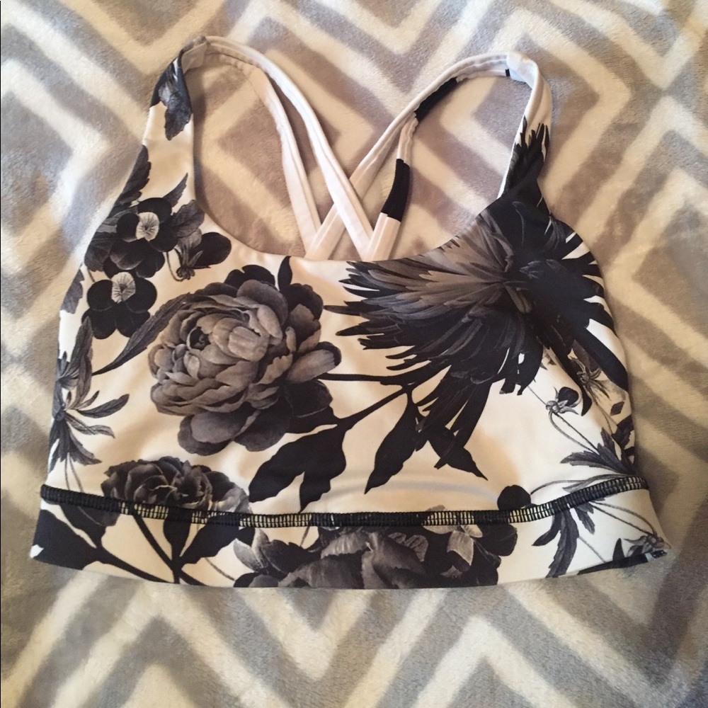 Lululemon sports bra