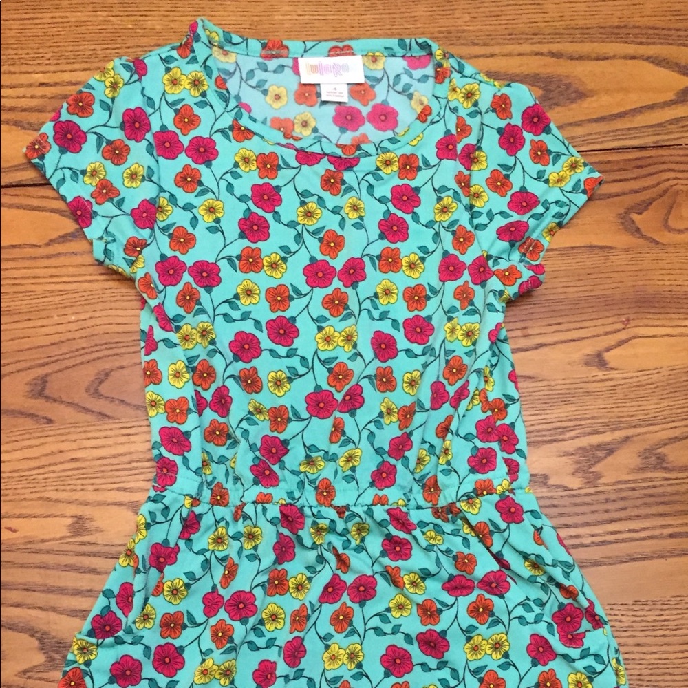 LuLaRoe Floral Mae. Size 4. EUC.