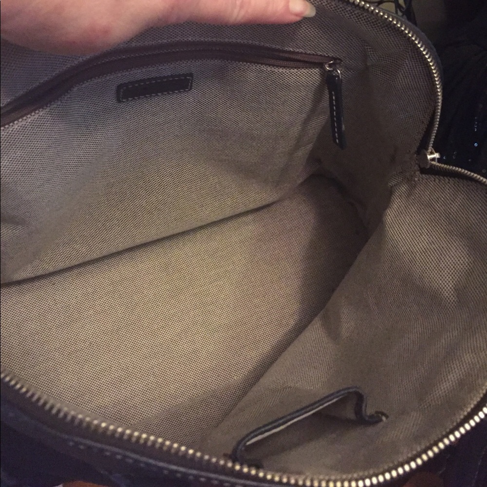 Dooney and bourke purse and wristlet large bag - Picture 4 of 7