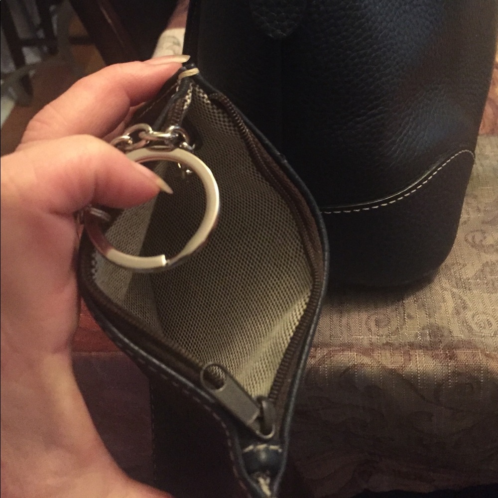 Dooney and bourke purse and wristlet large bag - Picture 7 of 7