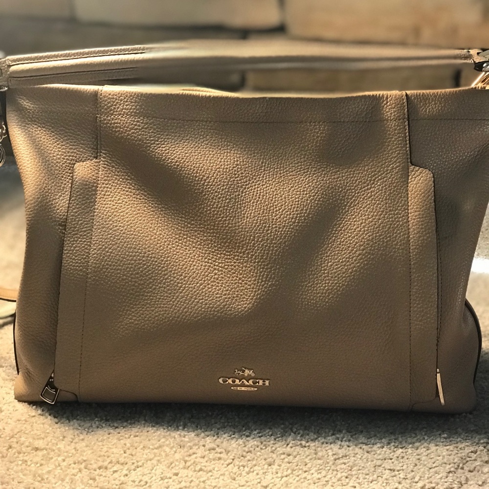 COACH Pebbled Leather Scout Hobo Light/Nude