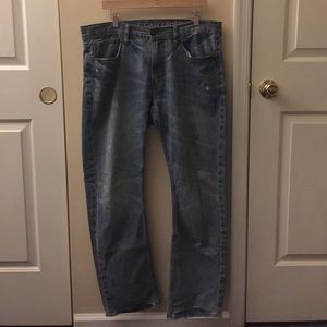Light wash AEO Slim Straight jeans 34x32