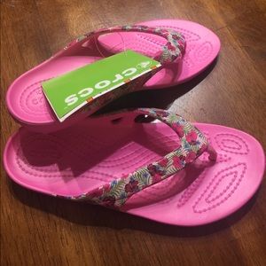 crocs flip flops