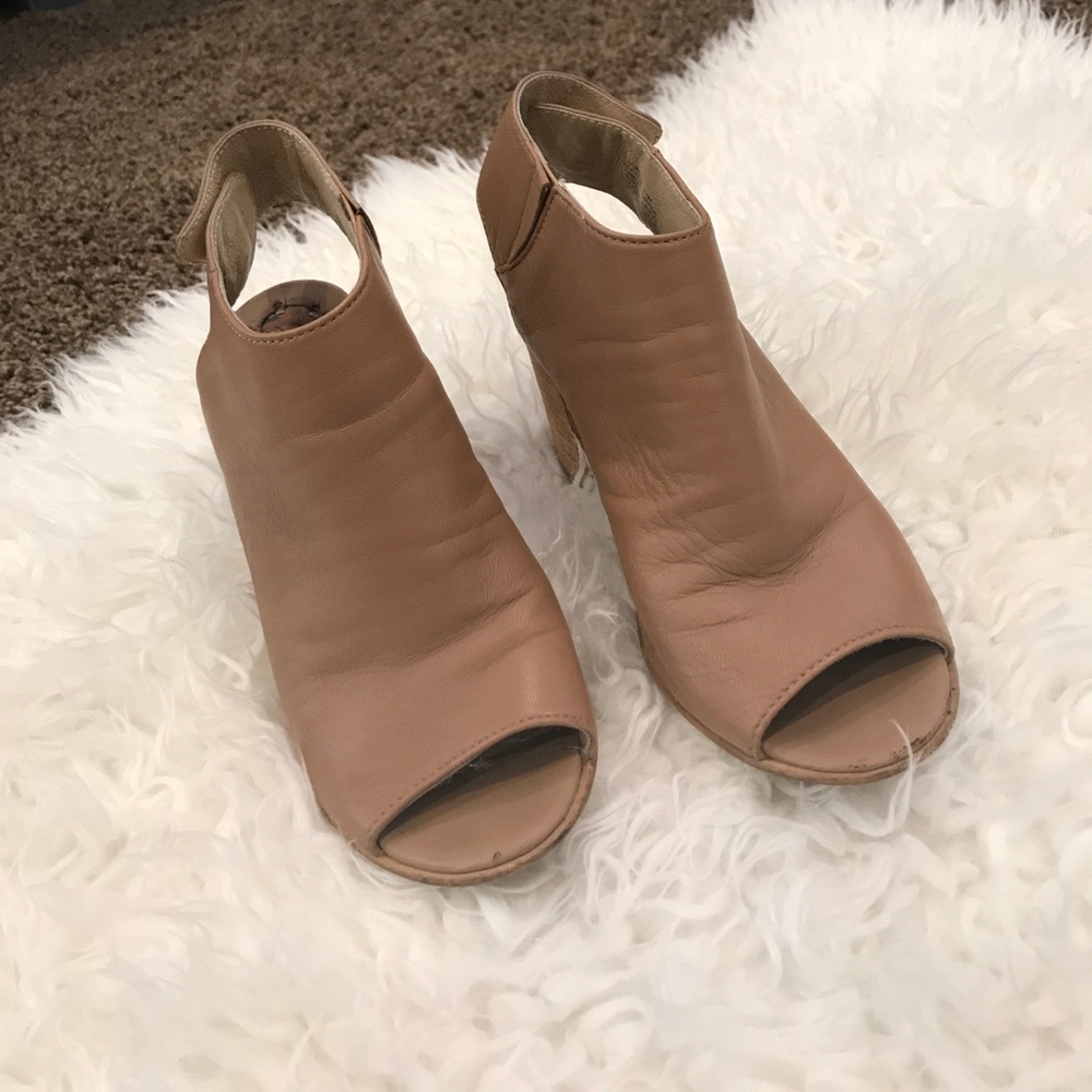Steve Madden Nude color booties