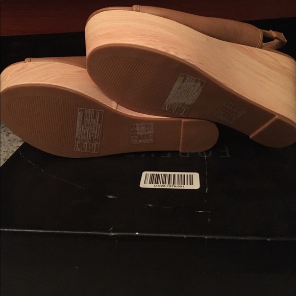 Brand new with tags & box wedges - Picture 3 of 3