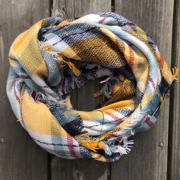 New Tartan Plaid Oversized Blanket Scarf - Picture 3 of 3