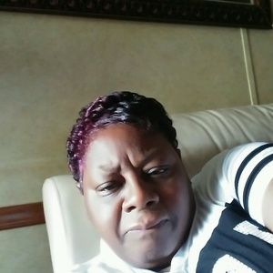Meet your Posher, Gloria