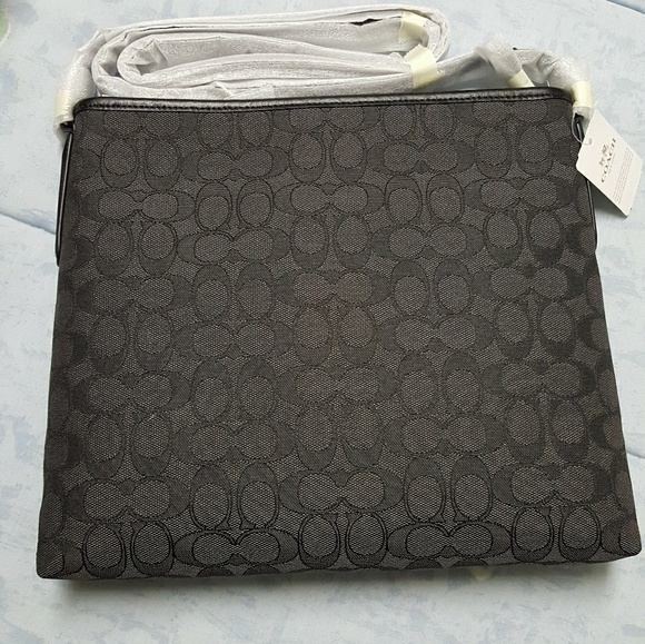 NWT Coach signature file bag crossbody in gray - Picture 2 of 6