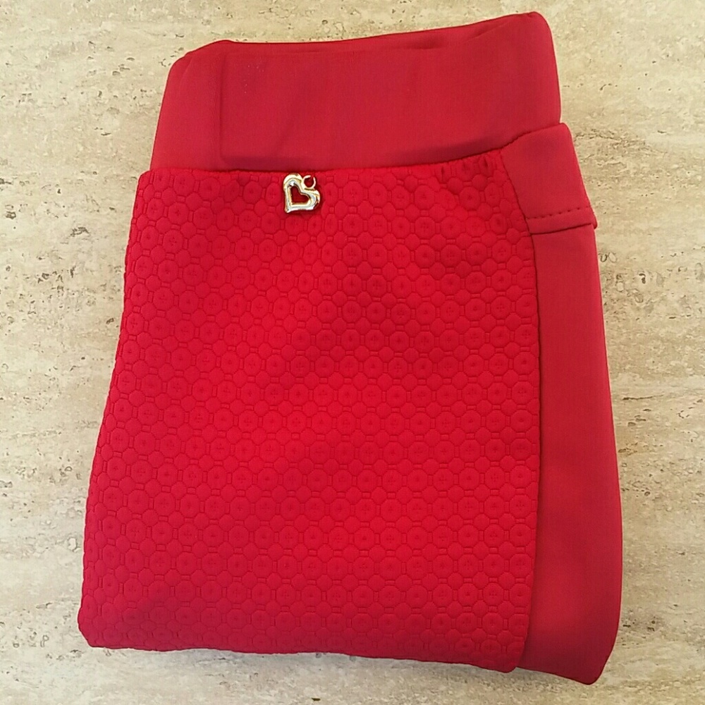🌸SALE ENDS SUN🌸 NEW Red Smooth & Textured Pants Italian Made - Picture 3 of 6