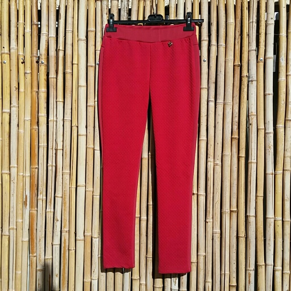 🌸SALE ENDS SUN🌸 NEW Red Smooth & Textured Pants Italian Made - Picture 2 of 6