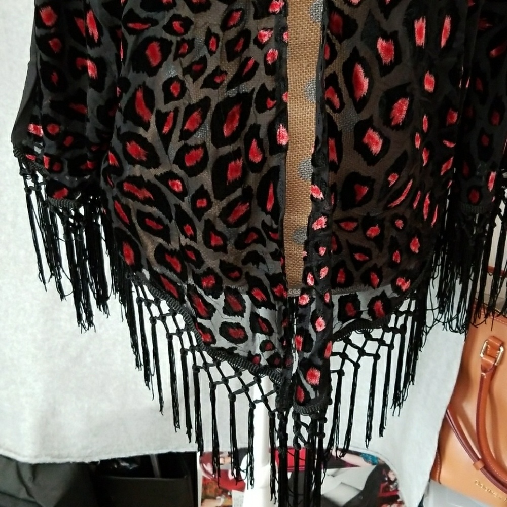 Black Fringe - Picture 2 of 6