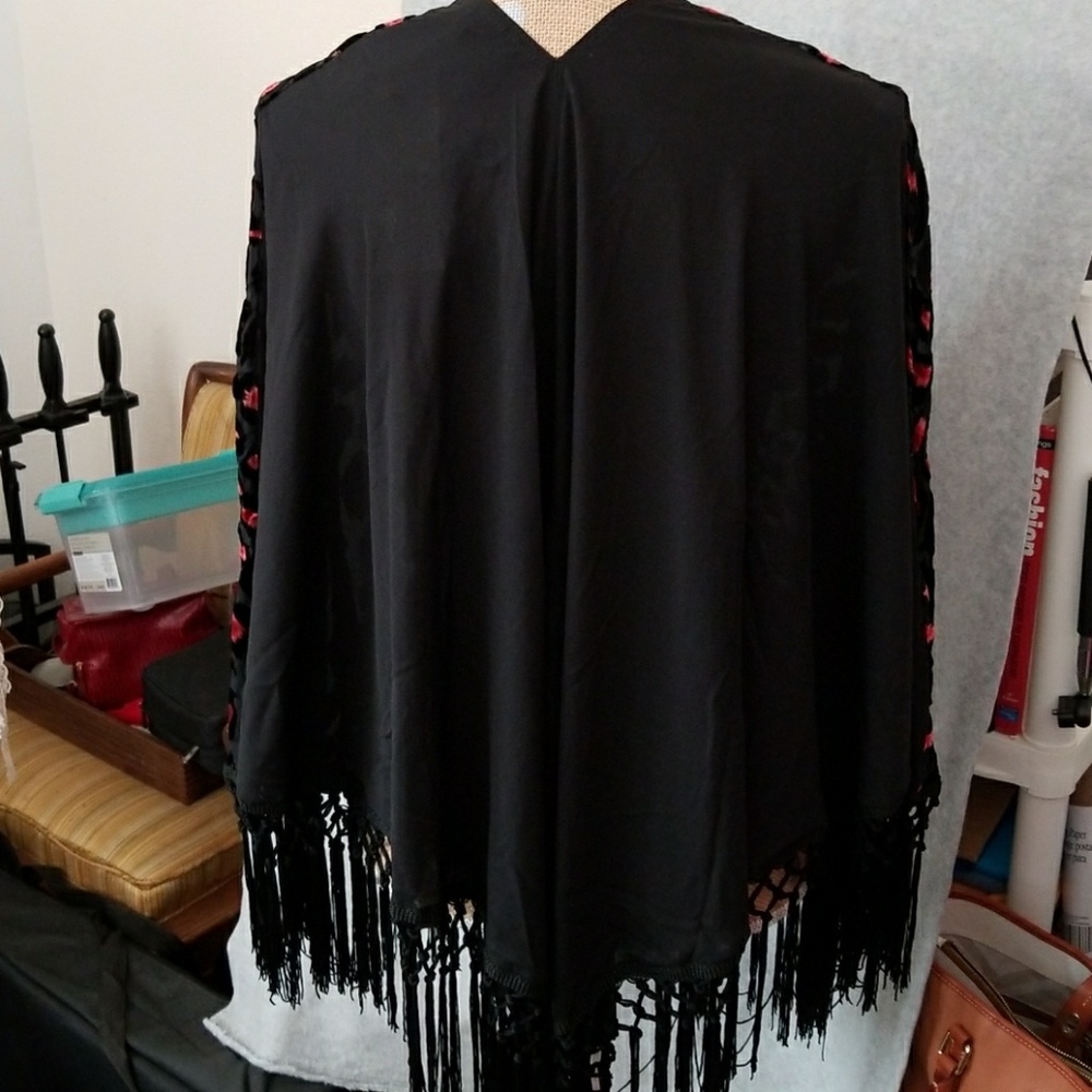Black Fringe - Picture 6 of 6