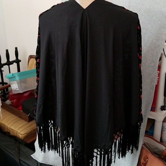 Black Fringe - Picture 6 of 6