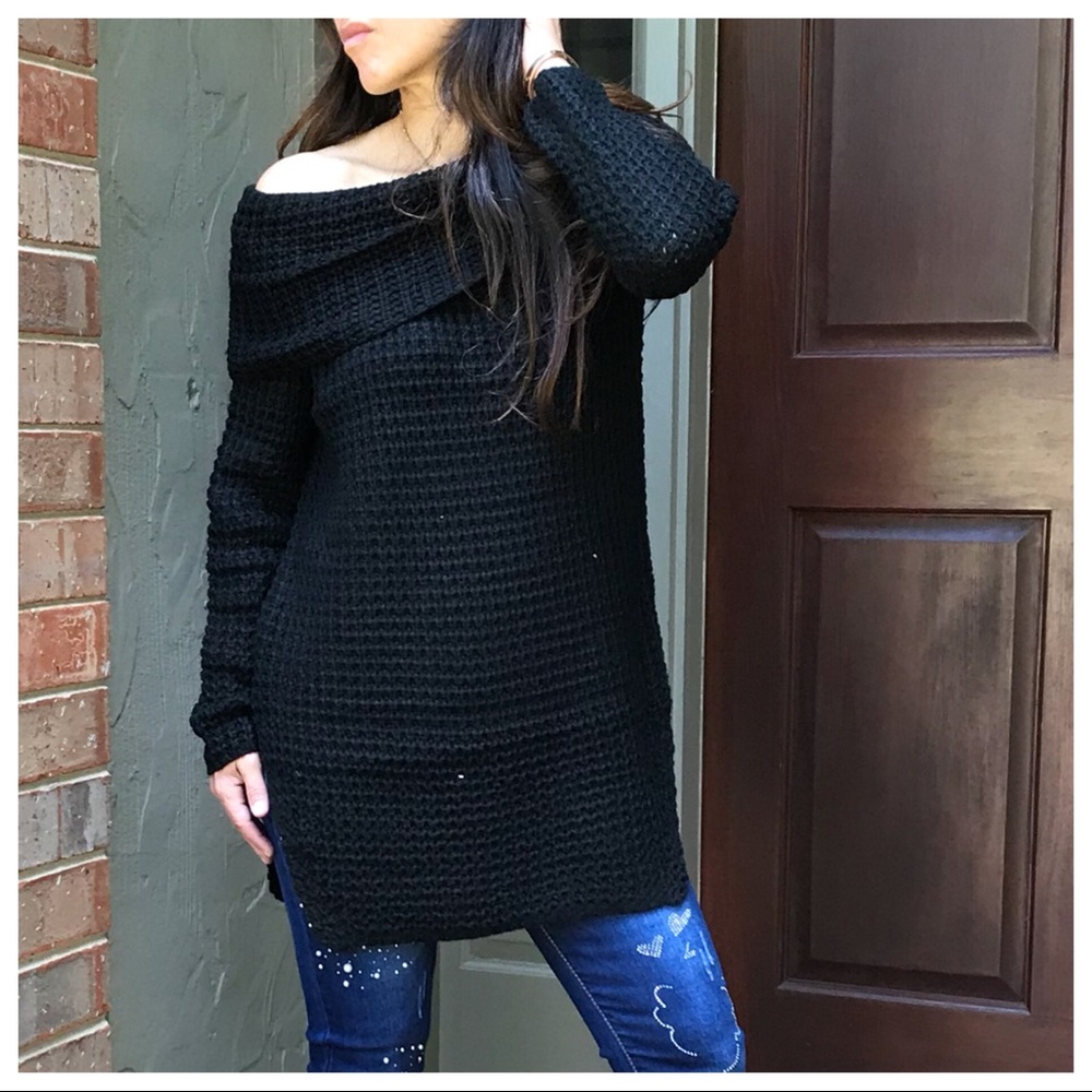 ✨LAST ONE ✨Paris cowl shoulder loose fit sweater - Picture 4 of 8