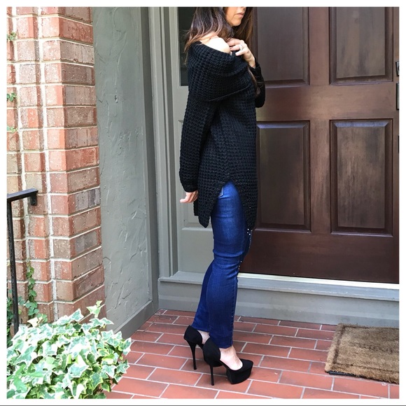 ✨LAST ONE ✨Paris cowl shoulder loose fit sweater - Picture 7 of 8