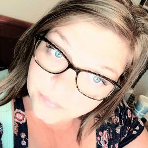 Meet your Posher, Carissa