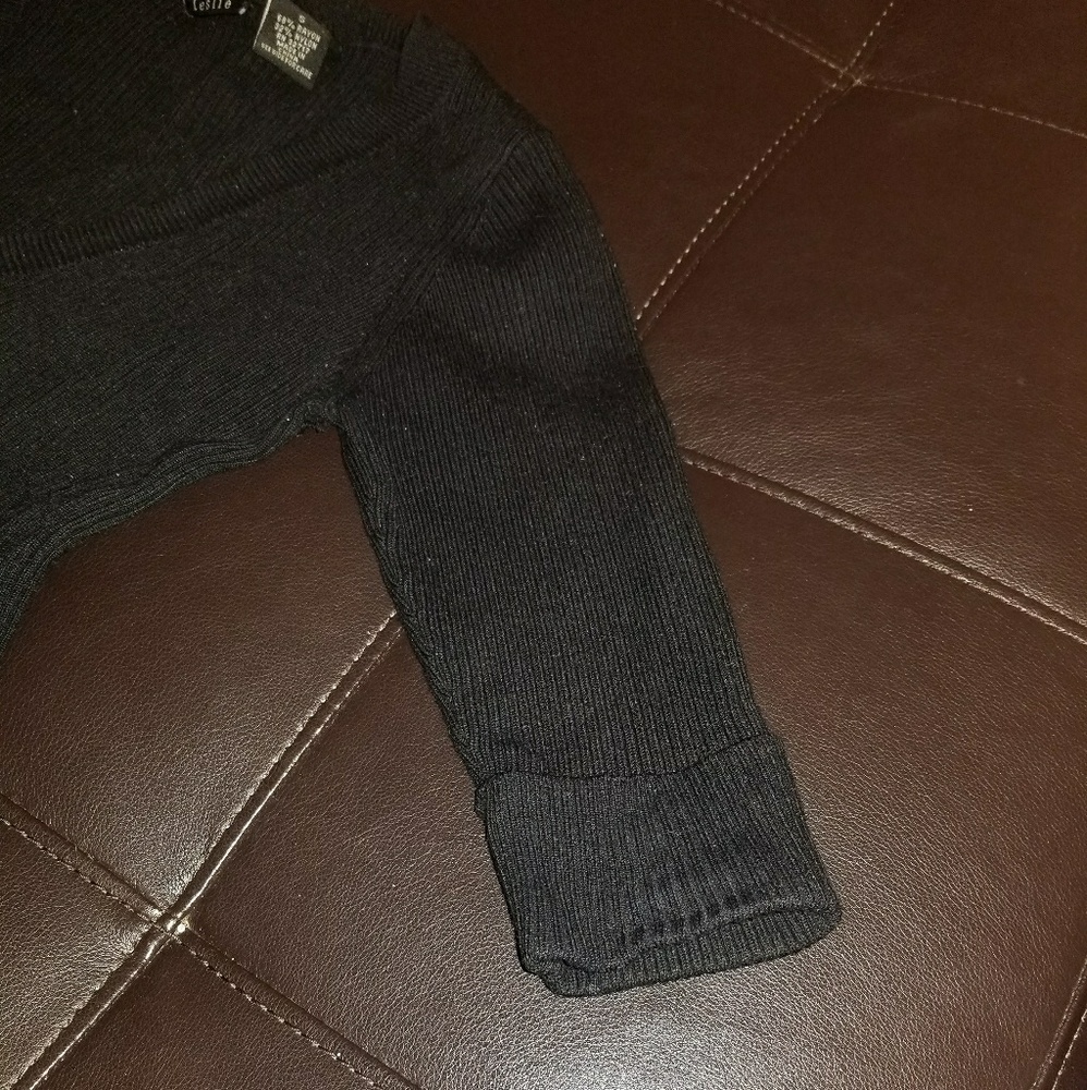 🚫SOLD. 3 for $15 SALE...Black 3/4 sleeve top - Picture 4 of 6