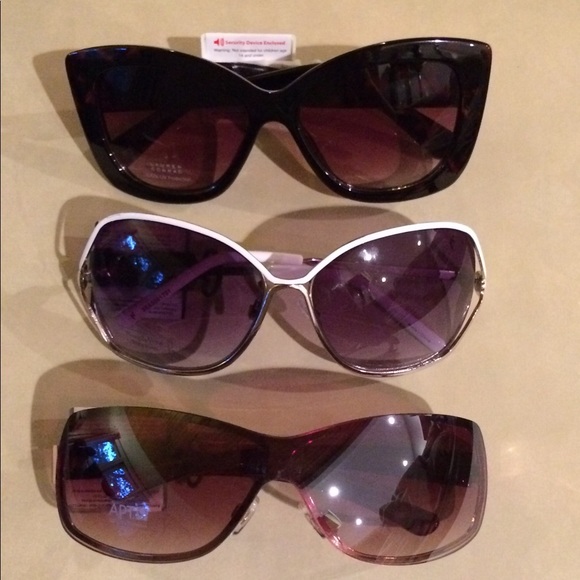 Simply Vera Vera Wang Accessories - NWT!  3 pair of sunglasses!