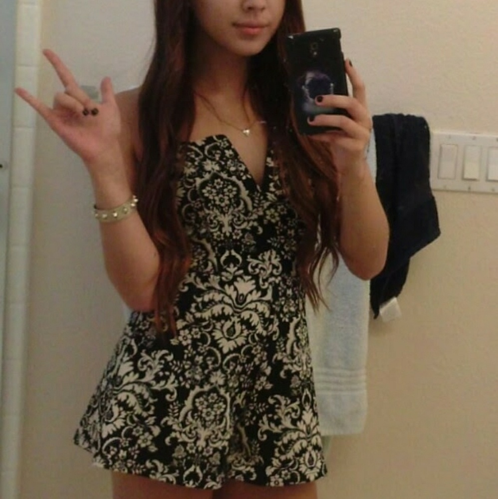Strapless Detailed Romper