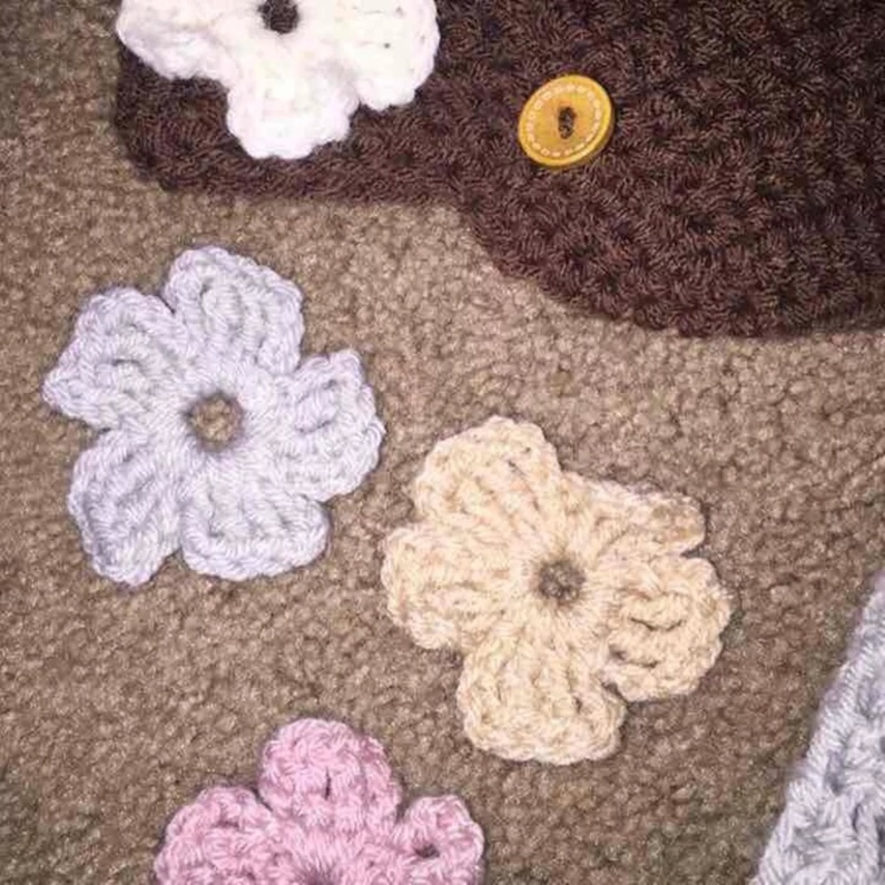 ⭐️ Knit Hat & Infinity Scarf Set - Picture 3 of 3