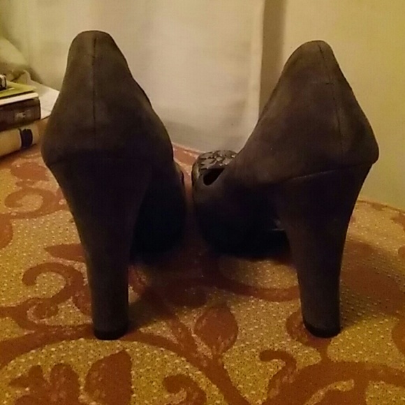 ELEGANT BCBG SHOES - Picture 2 of 4