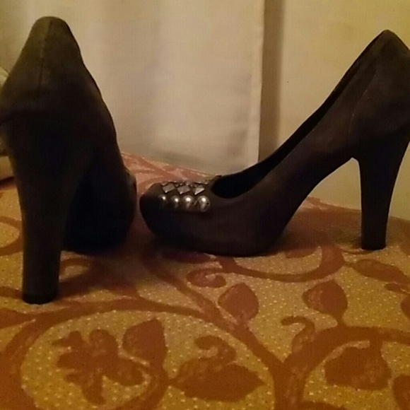 ELEGANT BCBG SHOES - Picture 3 of 4