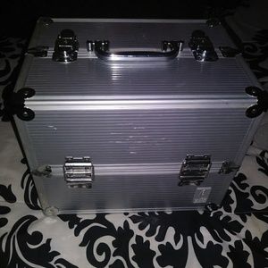 Metal train case