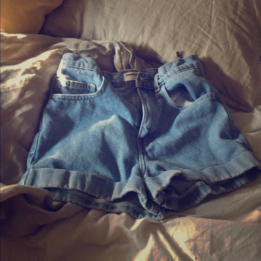 Super trendy American apparel shorts🖤