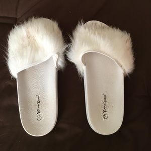 White fur slides