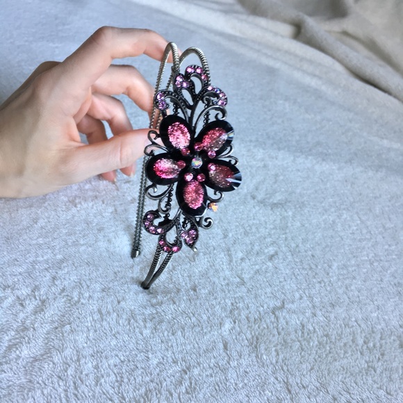 🎉⚜️Jeweled Flower +Metal Scrolling Hair Accessory - Picture 5 of 7