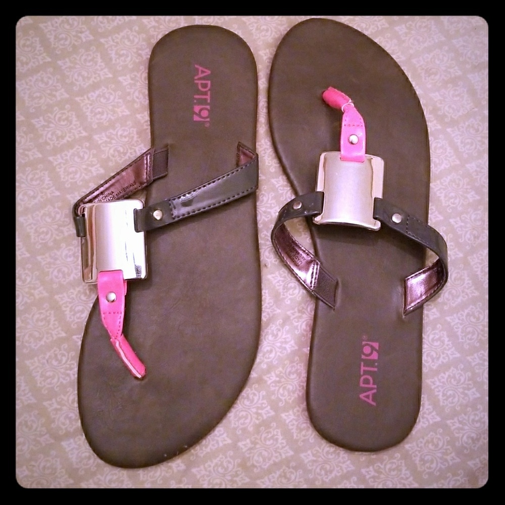 APT.9 Sandals