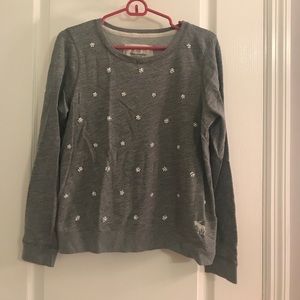 Gray sweater top with jewel&pearl detail